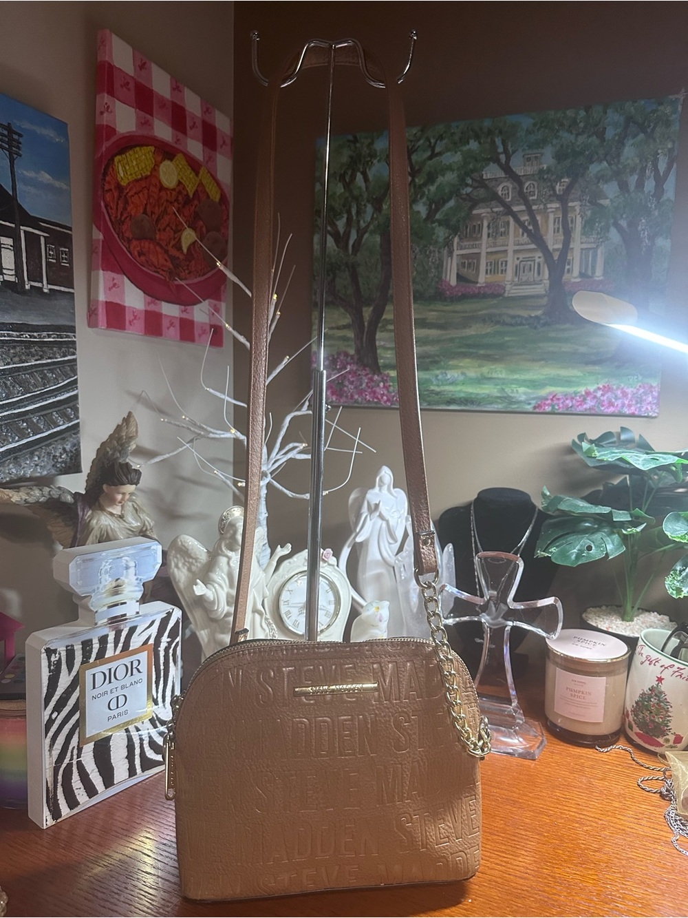 Steve Madden Tan Embossed Crossbody Bag with Gold Chain GUC